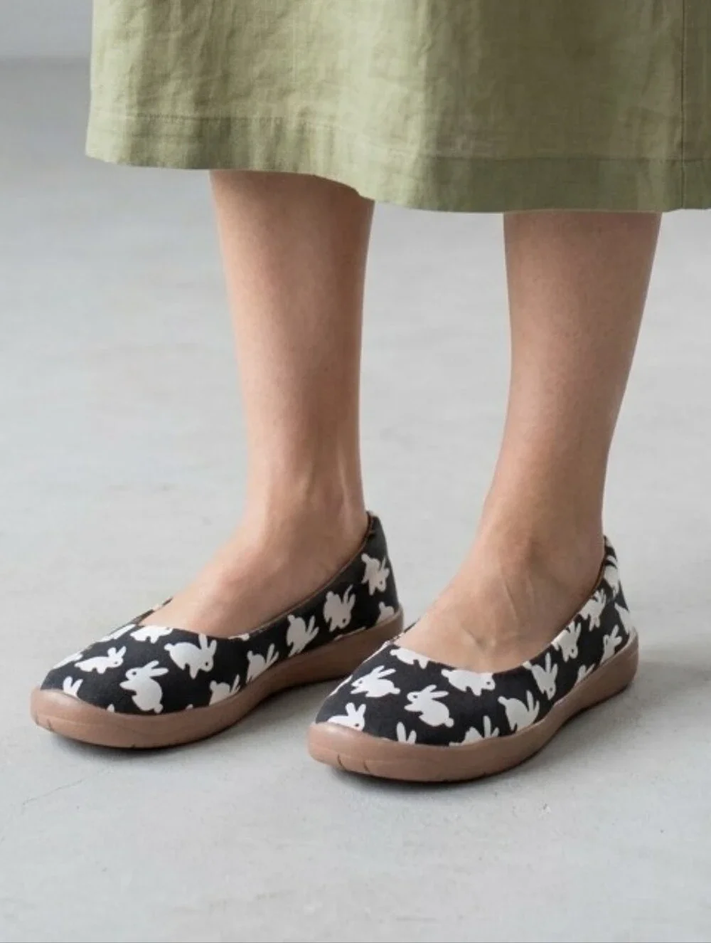 ​Cute Rabbit Bunny Print Slip On Canvas Flat Shoes Black White EU 37 / US 6.5-7